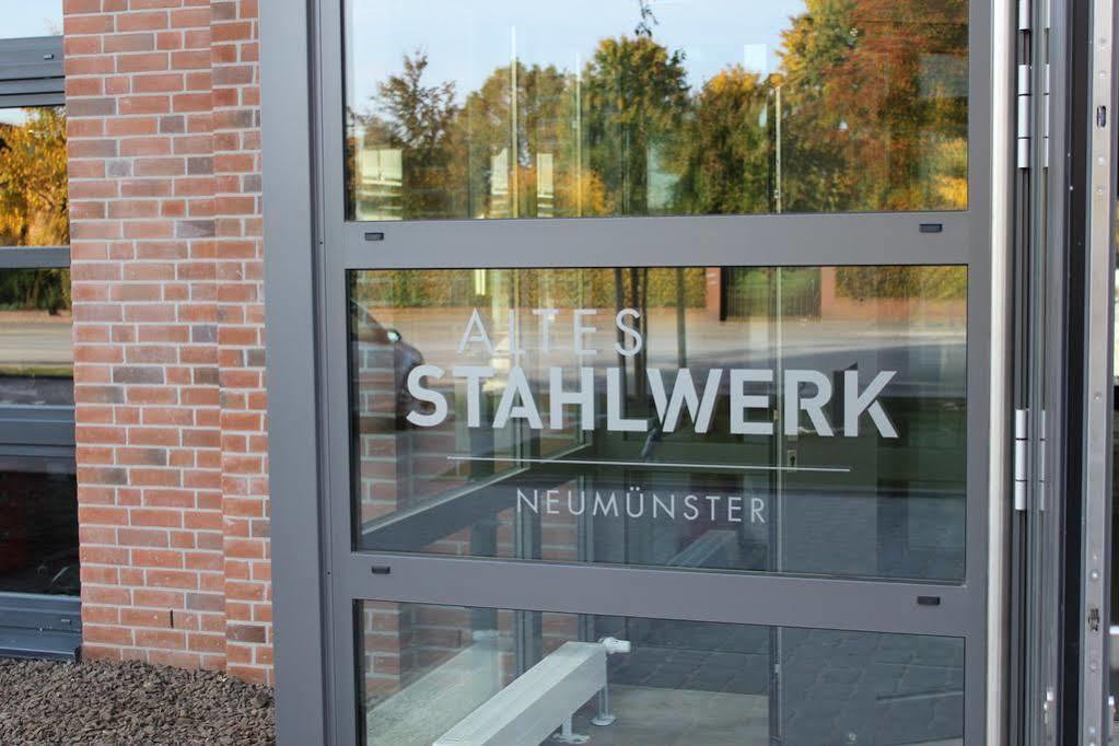 Altes Stahlwerk Business & Lifestyle Hotel Neumünster Exterior foto